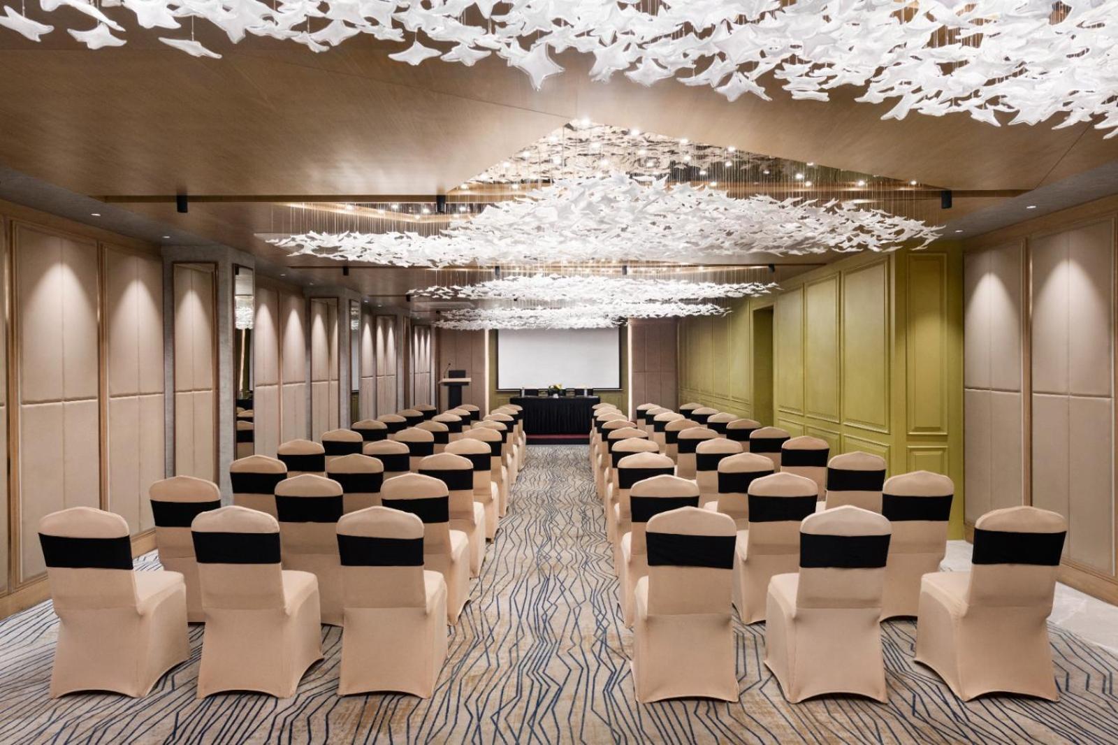 Ramada Encore By Wyndham Siliguri Sevoke Road Εξωτερικό φωτογραφία