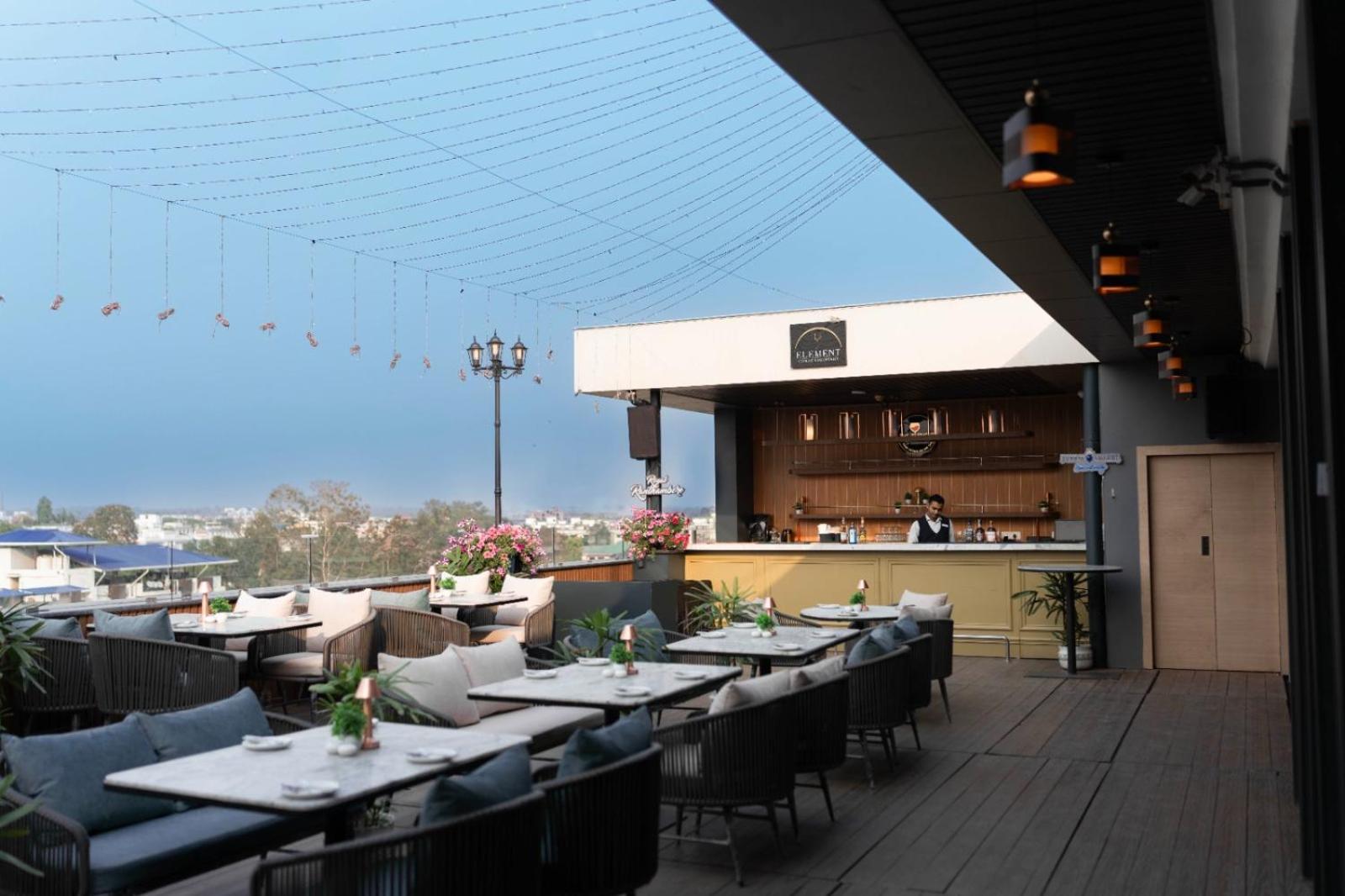Ramada Encore By Wyndham Siliguri Sevoke Road Εξωτερικό φωτογραφία